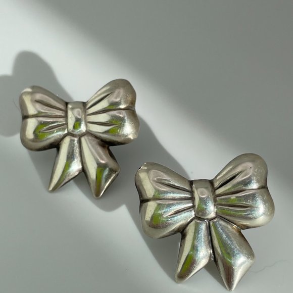Vintage Sterling Silver Bow Shaped Earrings by Antonia Pineda - Picture 1 of 4